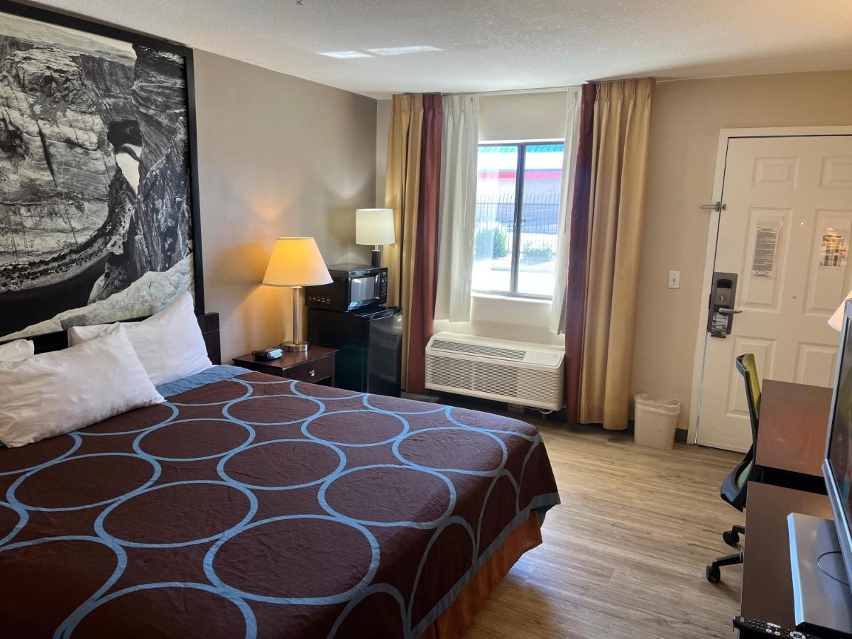 Super 8 By Wyndham Tucson/Grant Road Area Az Hotel Exterior photo