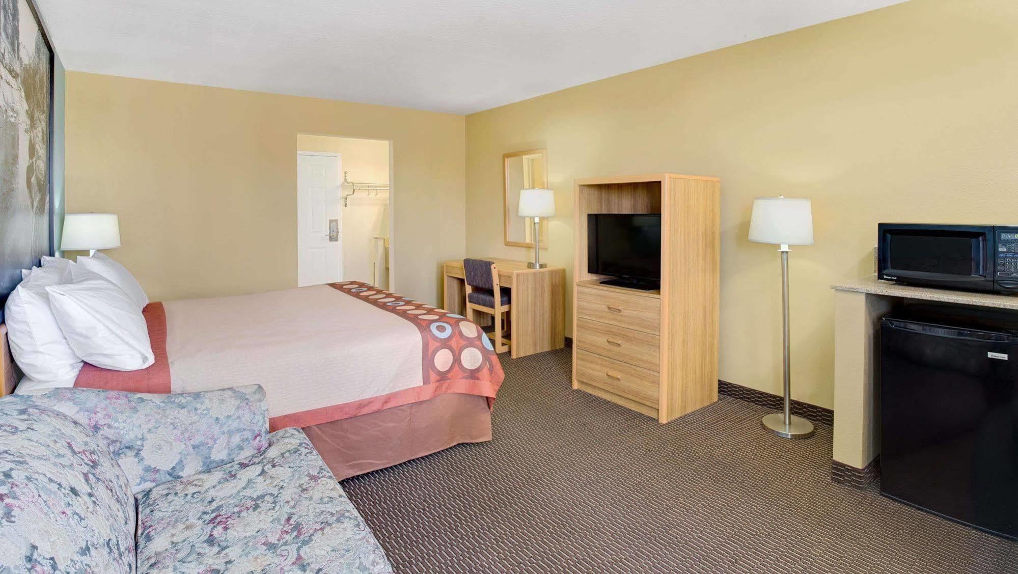 Super 8 By Wyndham Tucson/Grant Road Area Az Hotel Exterior photo